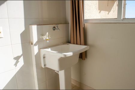 Área de Serviço de apartamento para alugar com 2 quartos, 1235m² em Setor Goiânia 2, Goiânia