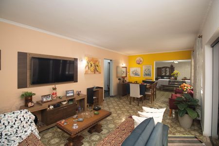 Sala  de casa à venda com 4 quartos, 307m² em Vila Mazzei, São Paulo