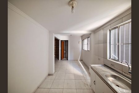 Cozinha de casa para alugar com 2 quartos, 50m² em Jardim Jacana, São Paulo