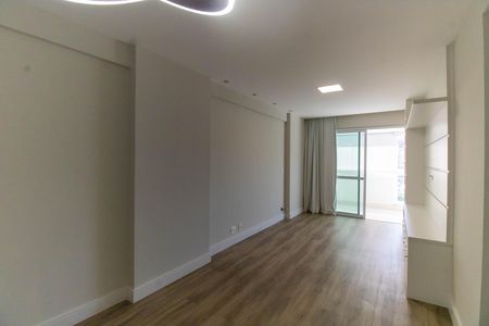 Apartamento à venda com 96m², 3 quartos e 1 vaga Apartamento à venda com 96m², 3 quartos e 1 vagaSala