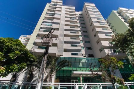 Apartamento à venda com 96m², 3 quartos e 1 vaga Apartamento à venda com 96m², 3 quartos e 1 vagaFachada