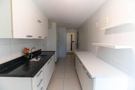 Apartamento à venda com 96m², 3 quartos e 1 vaga Apartamento à venda com 96m², 3 quartos e 1 vagaCozinha e Área de Serviço