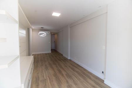 Apartamento à venda com 96m², 3 quartos e 1 vaga Apartamento à venda com 96m², 3 quartos e 1 vagaSala