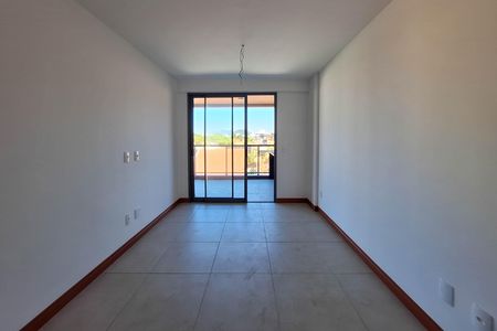 Sala de apartamento à venda com 2 quartos, 82m² em Piratininga, Niterói