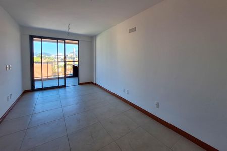 Sala de apartamento à venda com 2 quartos, 82m² em Piratininga, Niterói