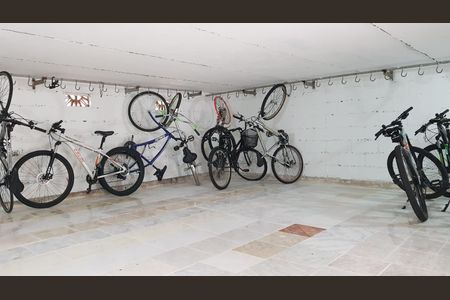 Bicicletário de apartamento para alugar com 2 quartos, 45m² em Lauzane Paulista, São Paulo
