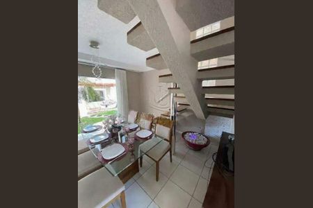 Casa à venda com 3 quartos, 256m² em Vila Pires, Santo André