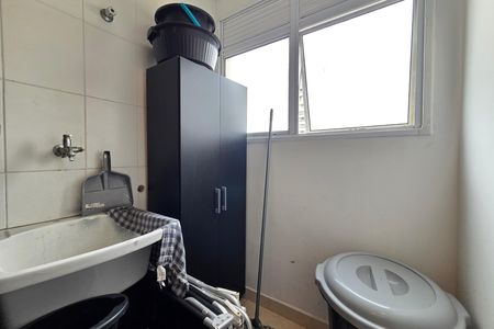 Área de Serviço de apartamento para alugar com 2 quartos, 55m² em Vila Assuncao, Praia Grande