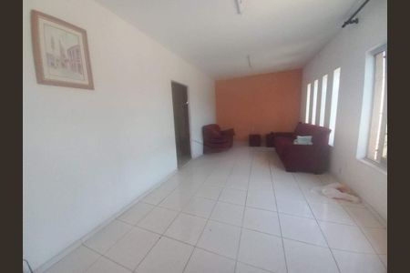 Casa à venda com 3 quartos, 257m² em Vila Linda, Santo André