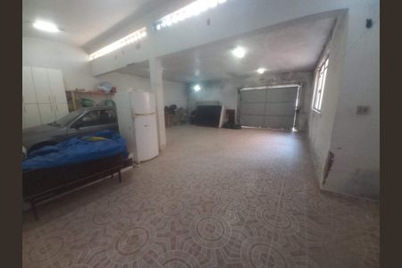Casa à venda com 3 quartos, 257m² em Vila Linda, Santo André