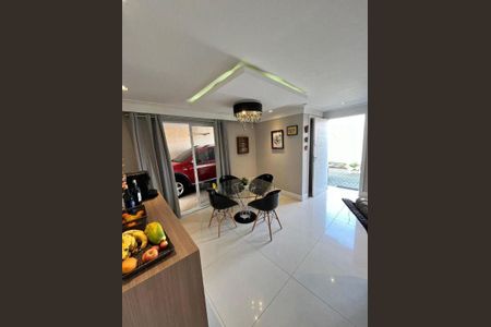Casa à venda com 3 quartos, 153m² em Uberaba, Curitiba