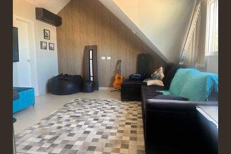 Casa à venda com 3 quartos, 153m² em Uberaba, Curitiba