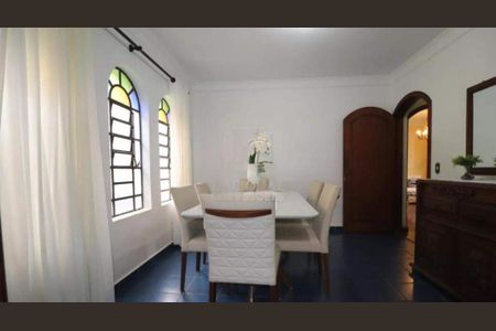 Casa à venda com 4 quartos, 232m² em Santa Maria, Santo André