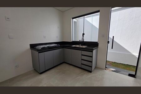 Cozinha  de casa à venda com 3 quartos, 115m² em Vila Rica, Lagoa Santa