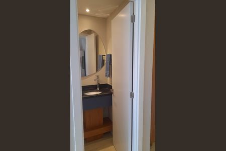 Banheiro de apartamento para alugar com 1 quarto, 46m² em Cidade Baixa, Porto Alegre