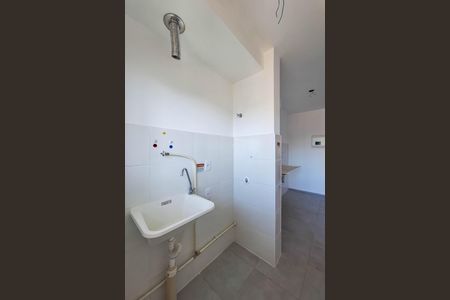Área de Serviço de apartamento para alugar com 2 quartos, 40m² em Rio do Ouro, São Gonçalo