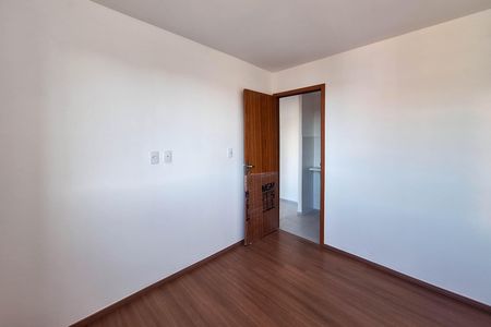 Quarto 1 de apartamento para alugar com 2 quartos, 40m² em Rio do Ouro, São Gonçalo