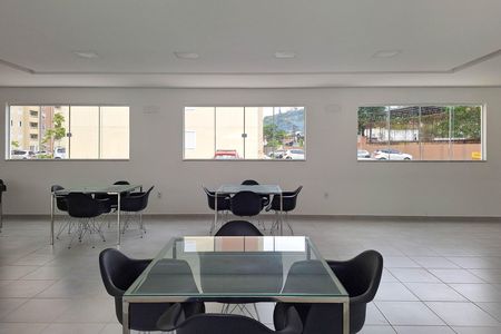 Área comum de apartamento para alugar com 2 quartos, 40m² em Rio do Ouro, São Gonçalo