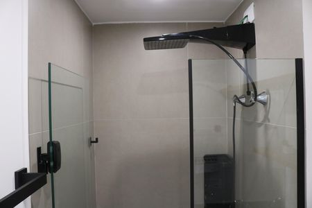 Banheiro de apartamento para alugar com 1 quarto, 27m² em Pompeia, São Paulo