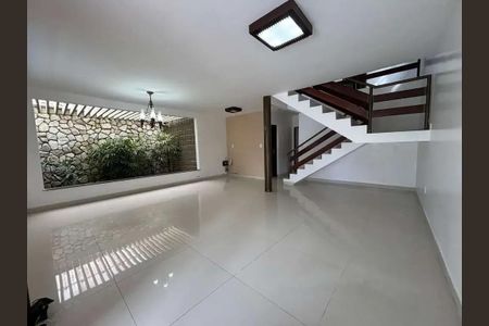 Casa para alugar com 4 quartos, 237m² em Bela Vista, Lagoa Santa
