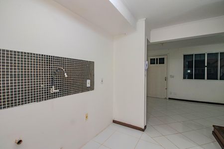 Cozinha de casa de condomínio à venda com 3 quartos, 78m² em Sarandi, Porto Alegre