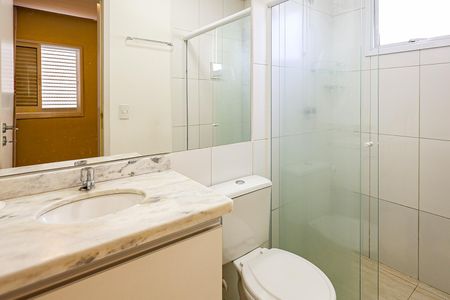 Banheiro da Suíte 1 de casa de condomínio à venda com 3 quartos, 69m² em Jardim Sevilha, Indaiatuba