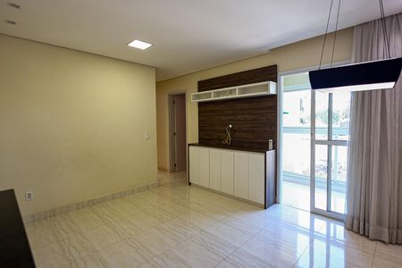 Sala de casa de condomínio à venda com 3 quartos, 69m² em Jardim Sevilha, Indaiatuba