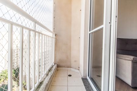 Sacada de apartamento para alugar com 3 quartos, 68m² em Jardim Tupanci, Barueri