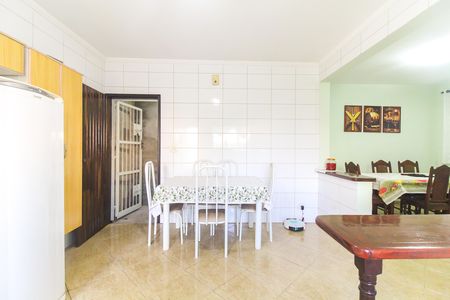 Cozinha de casa à venda com 2 quartos, 194m² em Vila Carmosina, São Paulo