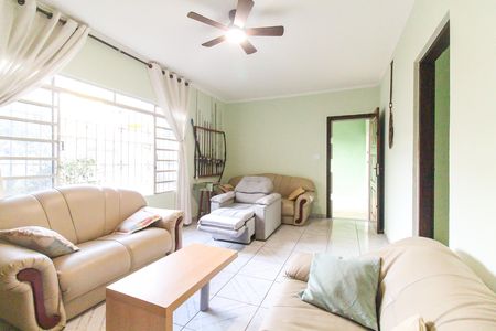 Sala de casa à venda com 2 quartos, 194m² em Vila Carmosina, São Paulo