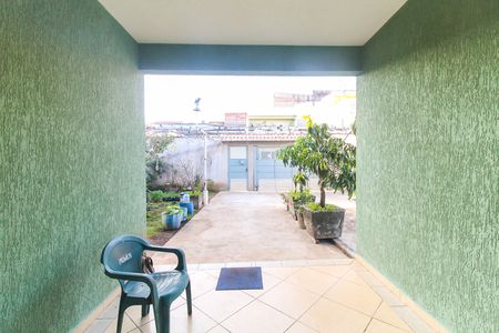 Hall de entrada de casa à venda com 2 quartos, 194m² em Vila Carmosina, São Paulo