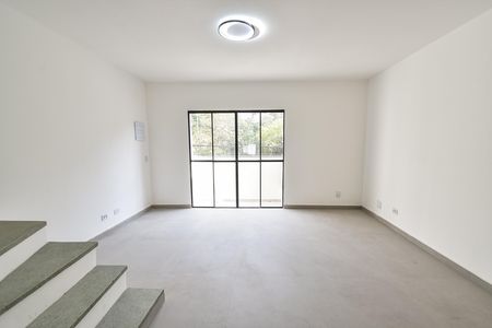 Sala de casa para alugar com 3 quartos, 180m² em Vila Monumento, São Paulo