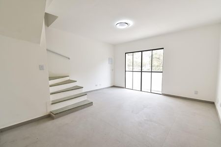 Sala de casa para alugar com 3 quartos, 180m² em Vila Monumento, São Paulo