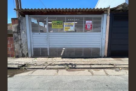 Fachada de casa à venda com 2 quartos, 69m² em Jardim Cláudia, São Paulo