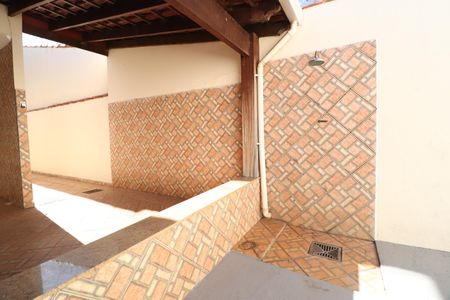 Ducha de casa para alugar com 3 quartos, 180m² em Jardim Patricia, Uberlândia