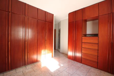 Casa para alugar com 180m², 3 quartos e 3 vagasQuarto 3 - Suíte