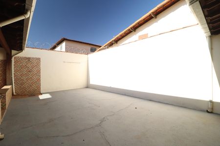 Quintal de casa para alugar com 3 quartos, 180m² em Jardim Patricia, Uberlândia