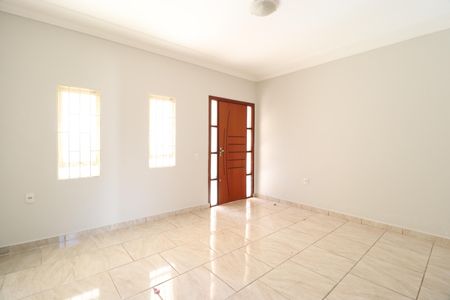 Sala de casa para alugar com 3 quartos, 180m² em Jardim Patricia, Uberlândia