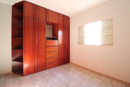 Casa para alugar com 180m², 3 quartos e 3 vagasQuarto 3 - Suíte