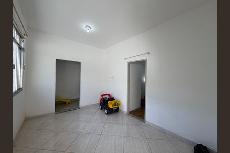 Sala de casa à venda com 2 quartos, 120m² em Taquara, Rio de Janeiro