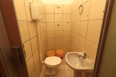 Banheiro de casa para alugar com 3 quartos, 90m² em Nova Brasília, Salvador