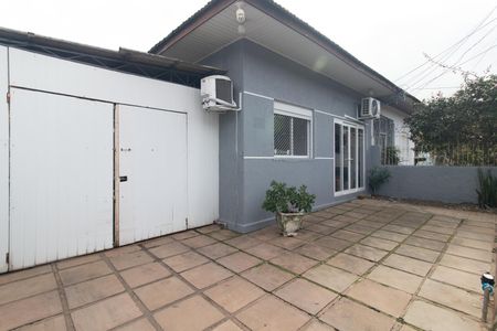 Casa para alugar com 65m², 2 quartos e 1 vaga Casa para alugar com 65m², 2 quartos e 1 vagaFachada