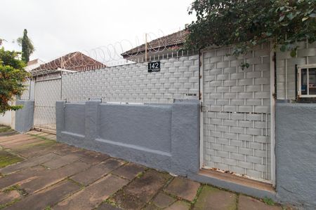 Fachada de casa à venda com 2 quartos, 65m² em Glória, Porto Alegre