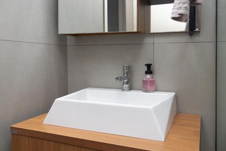 Casa para alugar com 65m², 2 quartos e 1 vaga Casa para alugar com 65m², 2 quartos e 1 vagaBanheiro