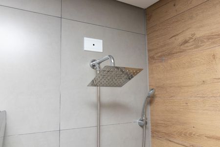 Banheiro de casa à venda com 2 quartos, 65m² em Glória, Porto Alegre