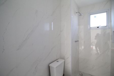 Banheiro de apartamento para alugar com 2 quartos, 43m² em Conceição, Diadema