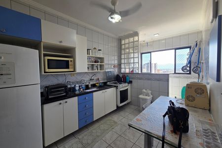Cozinha de apartamento para alugar com 2 quartos, 74m² em Guilhermina, Praia Grande