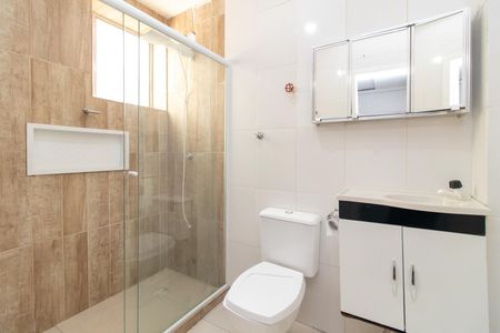 Banheiro de apartamento para alugar com 2 quartos, 75m² em Santana, Porto Alegre