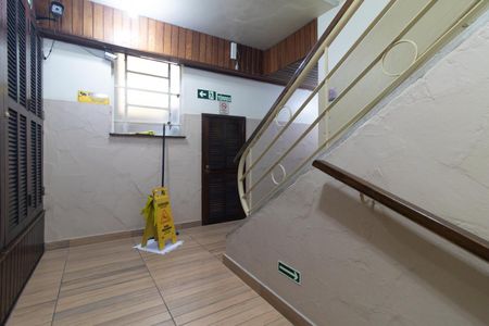 Hall social de apartamento para alugar com 2 quartos, 75m² em Santana, Porto Alegre