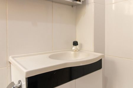Banheiro de apartamento para alugar com 2 quartos, 75m² em Santana, Porto Alegre